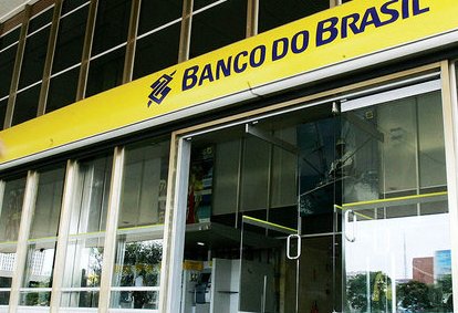 Bandidos levaram cofre da agencia do Banco do Brasil